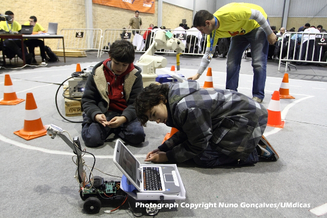 Thumbnail da galeria Roboparty